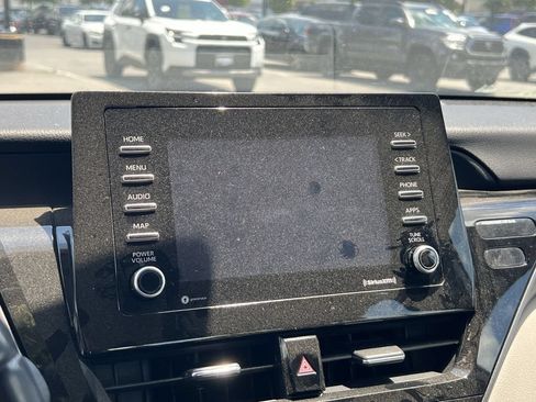Used 2021 Toyota Camry SE FWD image 17