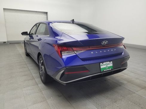 Used 2025 Hyundai Elantra SEL FWD image 5