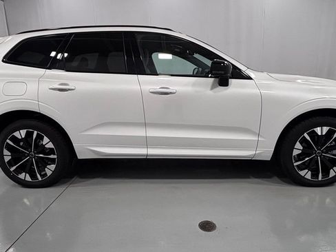 Certified 2026 Volvo XC60 B5 Plus AWD/4WD image 5