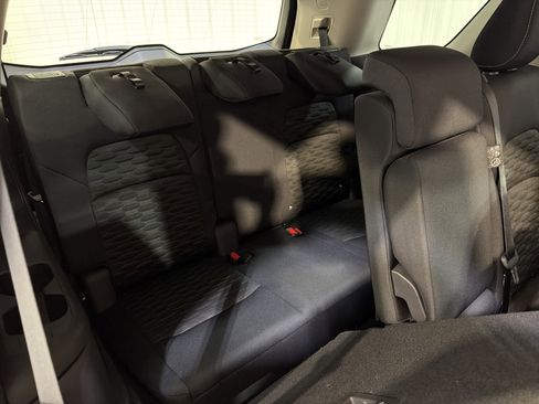 Used 2022 Nissan Pathfinder SV image 12