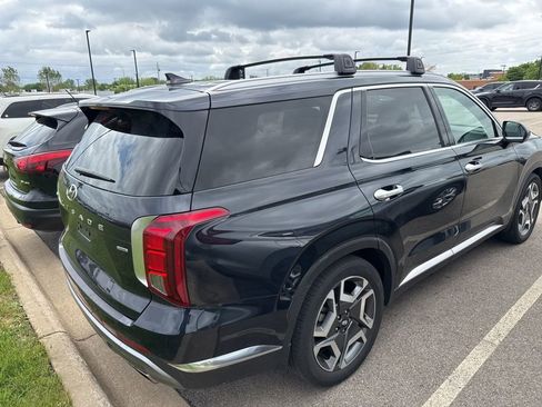 Used 2023 Hyundai Palisade Limited AWD/4WD image 3