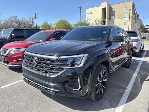 Used 2024 Volkswagen Atlas Cross Sport SEL Premium R-Line image 2