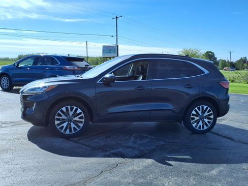 Used 2022 Ford Escape Titanium w/ Class II Trailer Tow Package AWD/4WD image 5