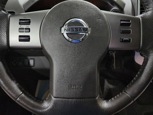Used 2011 Nissan Frontier SV w/ SV Premium Utility Pkg AWD/4WD image 17