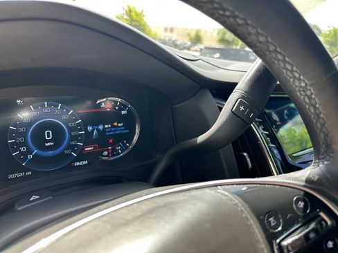 Used 2016 Cadillac Escalade ESV Platinum AWD/4WD image 28