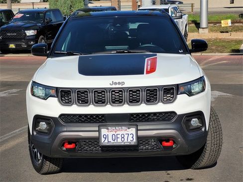 Used 2024 Jeep Compass Trailhawk image 3