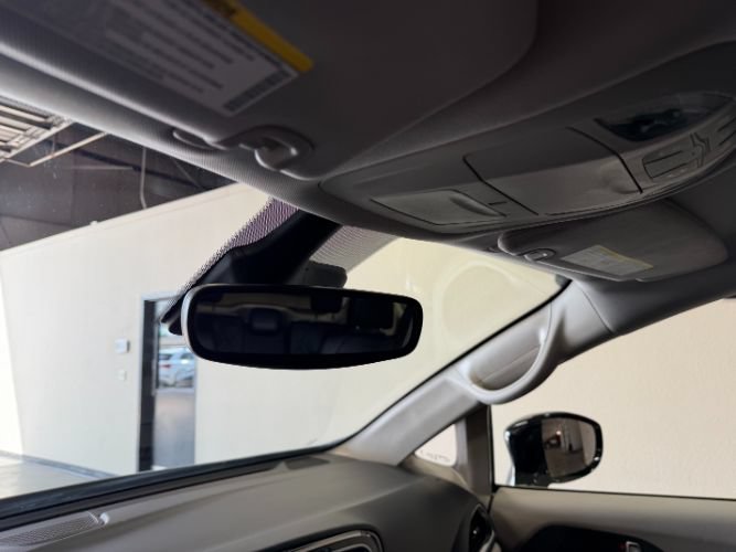 Used 2024 Chrysler Pacifica Touring-L FWD image 26