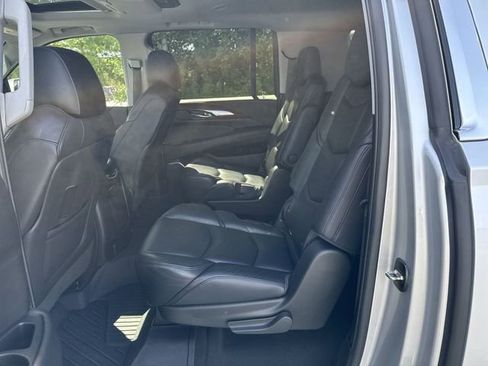 Used 2018 Cadillac Escalade ESV Premium Luxury AWD/4WD image 12
