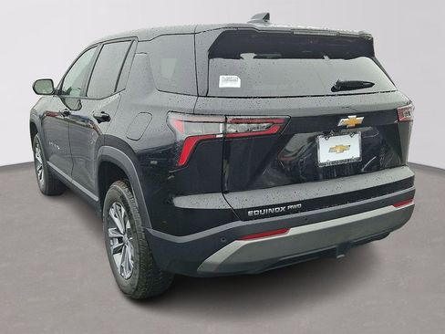 New 2026 Chevrolet Equinox LT w/ Convenience Package II image 3