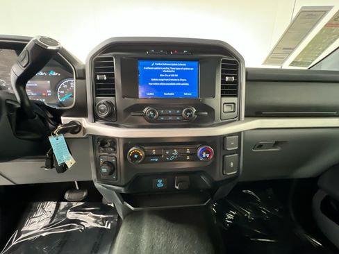 Used 2023 Ford F150 XLT w/ Trailer Tow Package AWD/4WD image 24