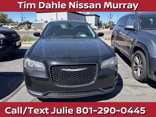 Used 2018 Chrysler 300 Touring w/ Sport Appearance Package RWD image 6