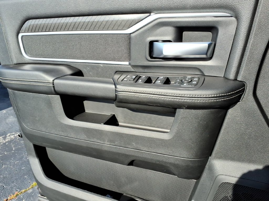 New 2026 RAM 2500 Big Horn AWD/4WD image 6