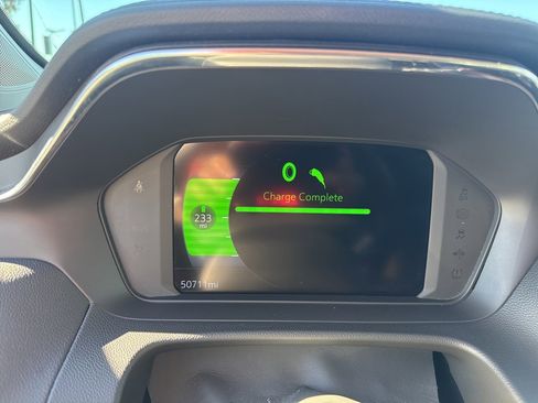 Used 2023 Chevrolet Bolt EUV LT w/ Driver Confidence Package image 18