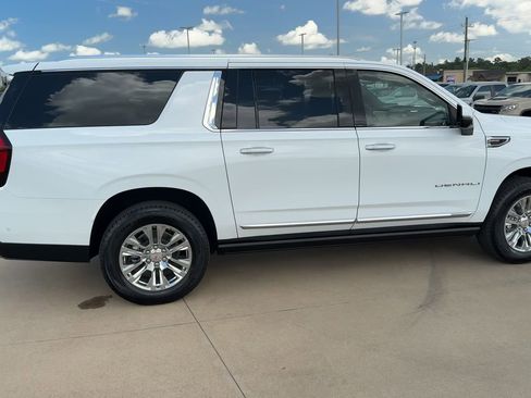 Certified 2025 GMC Yukon XL Denali w/ Sun & Power Step Package image 8