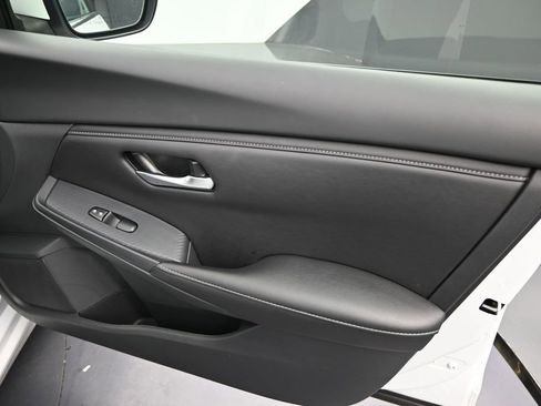 Used 2025 Nissan Sentra SV w/ All-Weather Package FWD image 8