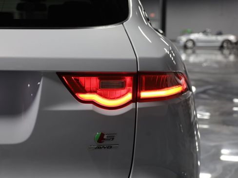 Used 2017 Jaguar F-PACE S AWD/4WD image 42