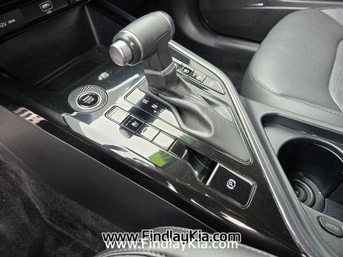 Certified 2023 Kia Niro SX Touring image 25
