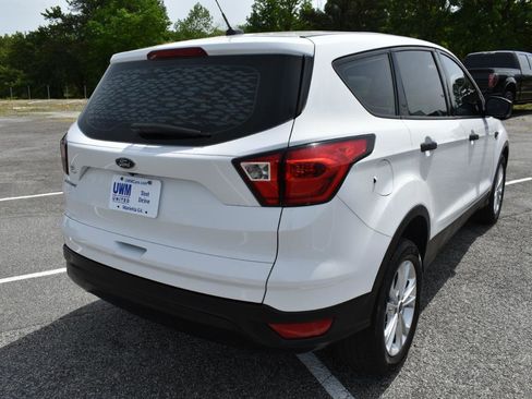 Used 2019 Ford Escape S image 5