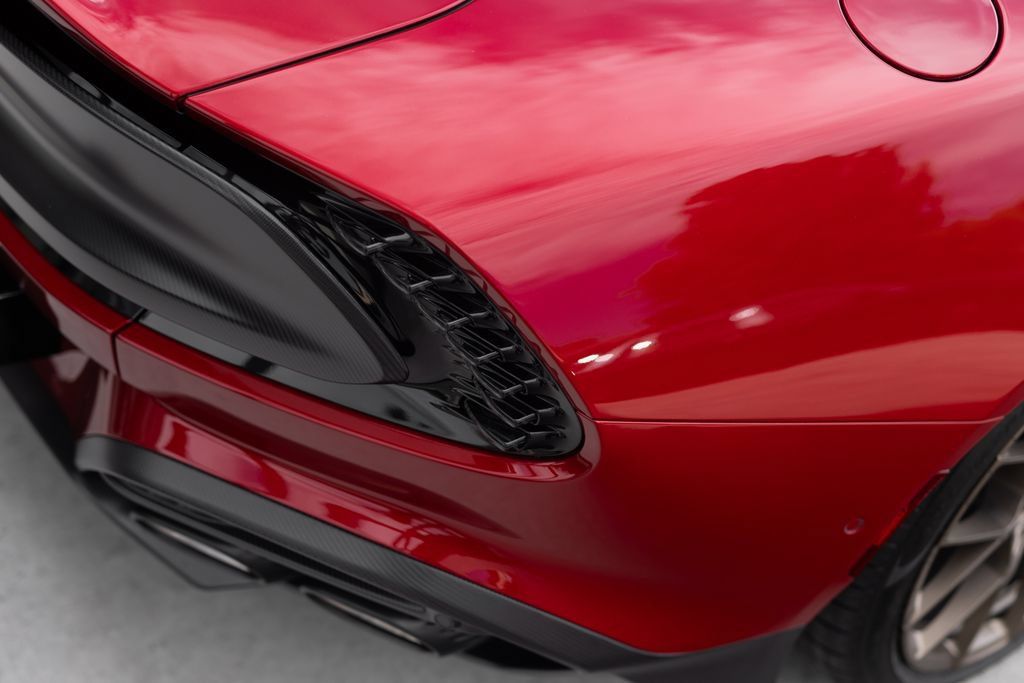 Used 2025 Aston Martin Vanquish RWD image 8