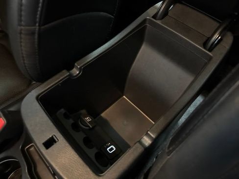 Used 2019 Jeep Cherokee Trailhawk AWD/4WD image 14