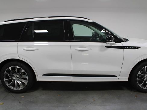 New 2026 Lincoln Aviator 2WD w/ Jet Appearance Package image 10