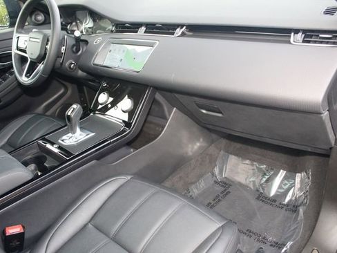 Used 2022 Land Rover Range Rover Evoque R-Dynamic S image 26