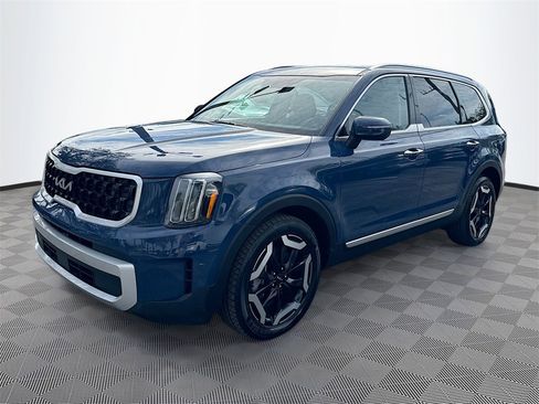 Used 2025 Kia Telluride S image 4
