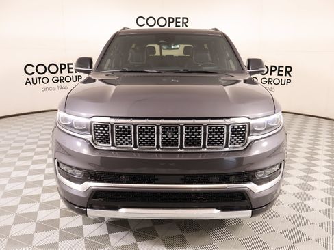 Used 2023 Jeep Grand Wagoneer Series III AWD/4WD image 10