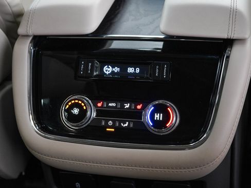 Used 2021 Lincoln Navigator Reserve w/ Luxury Package AWD/4WD image 16