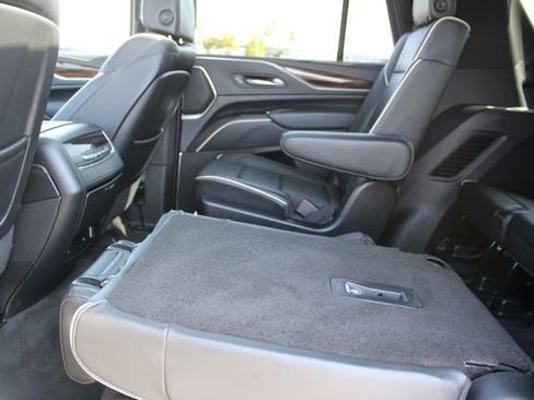 Used 2023 Cadillac Escalade Premium Luxury AWD/4WD image 46