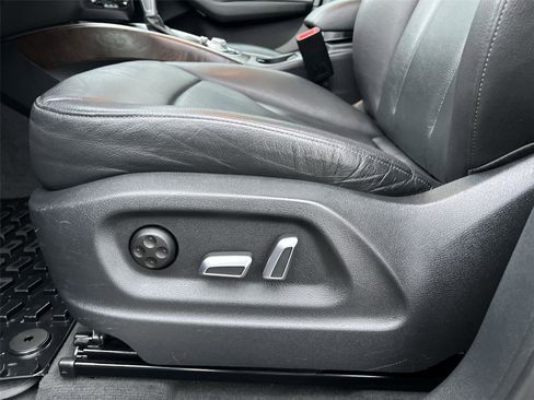 Used 2016 Audi Q5 2.0T Premium Plus w/ Technology Package image 11