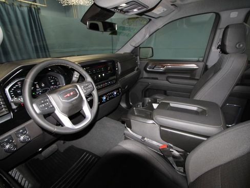 Used 2024 GMC Sierra 1500 Elevation image 2