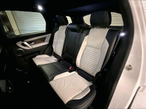 Used 2020 Land Rover Discovery Sport SE R-Dynamic image 17
