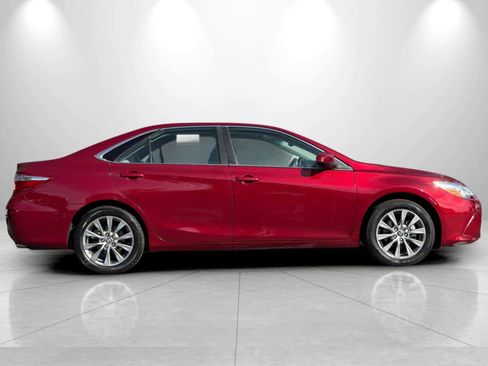Used 2015 Toyota Camry XLE w/ Moonroof Package FWD image 8