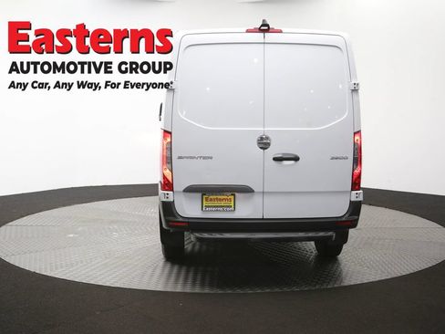 Used 2019 Freightliner Sprinter 2500 RWD image 31