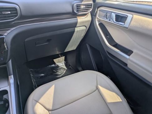 Certified 2023 Ford Explorer Limited w/ Equipment Group 301A RWD image 18