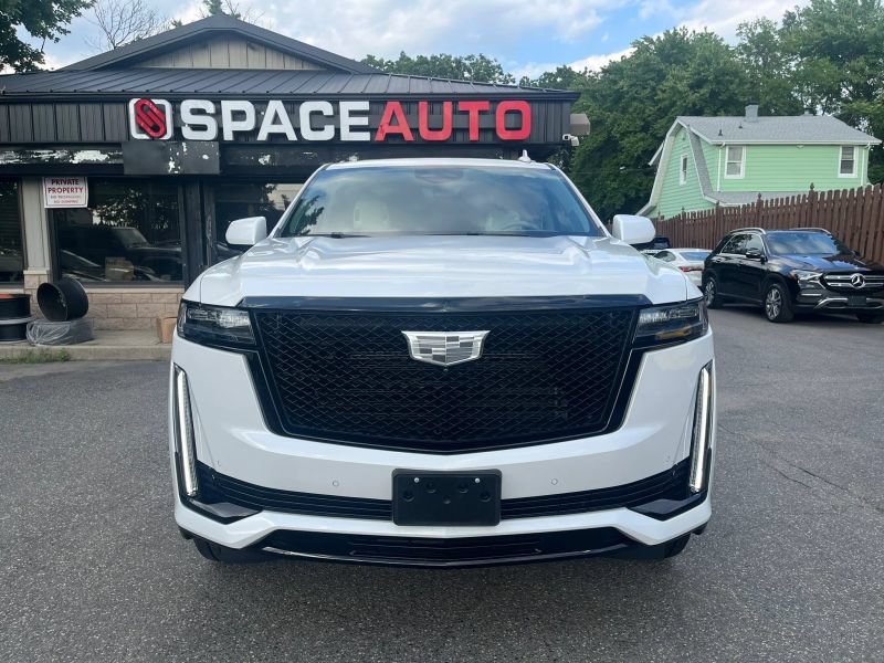 Used 2024 Cadillac Escalade Sport Platinum w/ LPO, ONYX Package AWD/4WD image 2