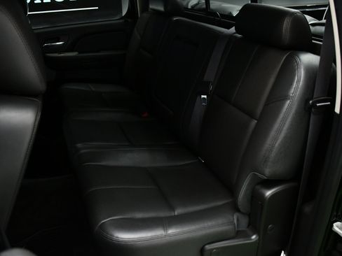 Used 2014 Chevrolet Silverado 2500 LTZ w/ LTZ Plus Package image 39