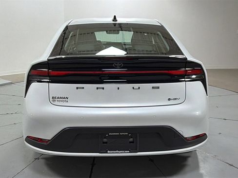 New 2026 Toyota Prius LE image 4