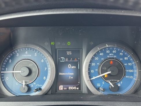 Used 2017 Toyota Sienna XLE w/ XLE Navigation Package FWD image 12