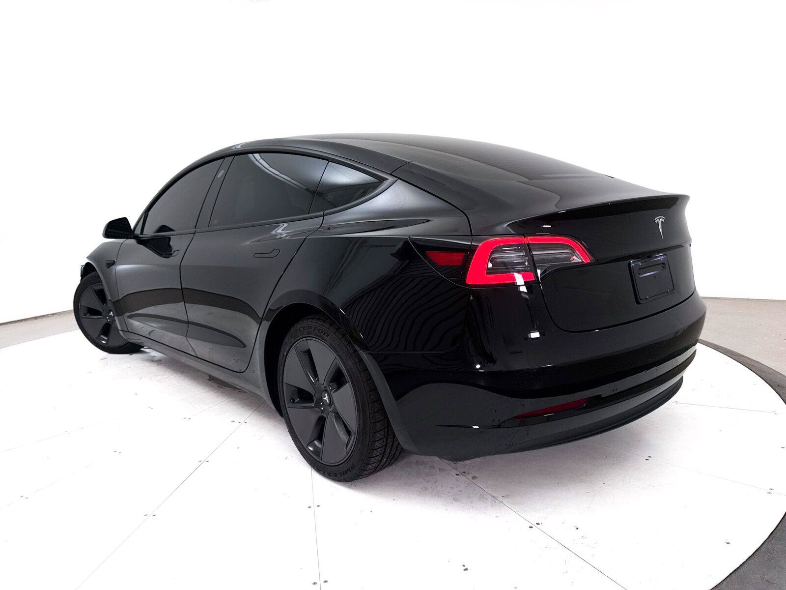 Used 2023 Tesla Model 3 Standard Range RWD image 2