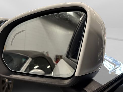 Used 2019 Volvo XC40 T5 Momentum image 14