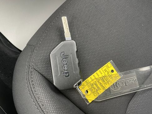 Used 2022 Jeep Gladiator Sport w/ Trailer Tow Package image 30