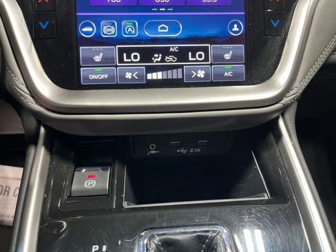 Certified 2022 Subaru Outback Limited AWD/4WD image 35