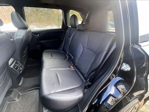 Used 2025 Subaru Forester Limited image 21