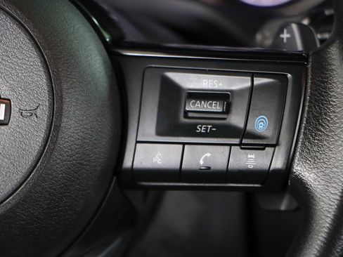 Used 2022 Nissan Rogue SV FWD image 14