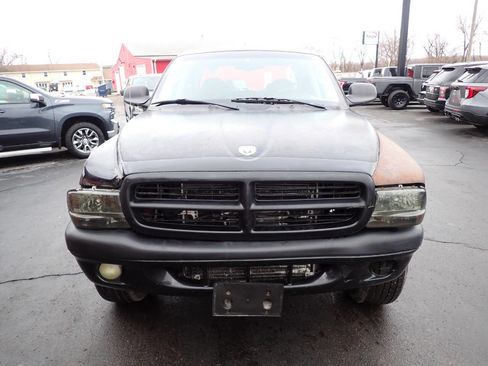 Used 2002 Dodge Dakota Sport image 2