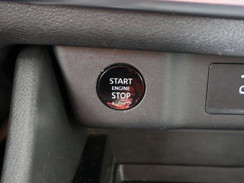 Used 2024 Nissan Rogue SV image 33