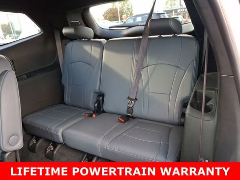 Used 2024 Buick Enclave Premium image 12