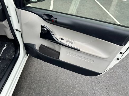 Used 2012 Scion iQ w/ Rear Speaker Pkg FWD image 13